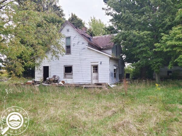IN-HEN-TS0190-Almost 2 Acres with a Fixer Upper in New Castle, IN!
